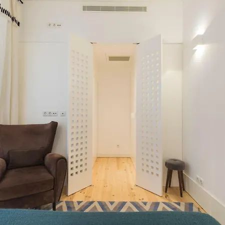 Charming 2 Bedroom Apartment In Baixa Chiado Lisbon Exterior photo