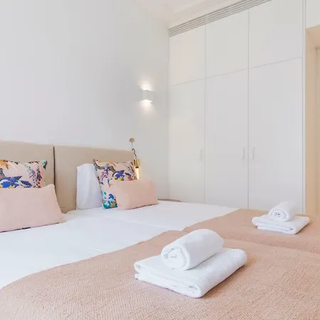 Charming 2 Bedroom Apartment In Baixa Chiado Lisbon Exterior photo