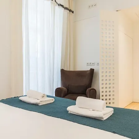Charming 2 Bedroom Apartment In Baixa Chiado Lisbon Exterior photo